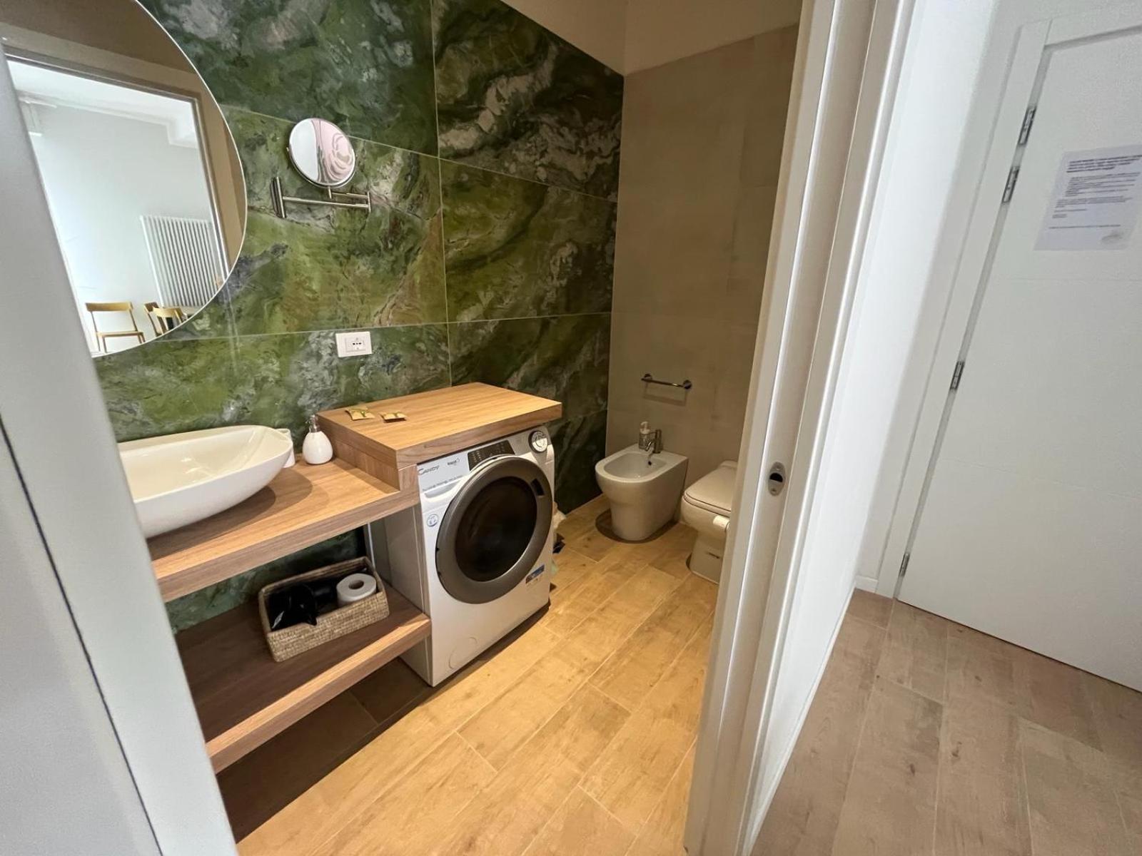 Calari Rooms - Monolocale Bologna Luaran gambar